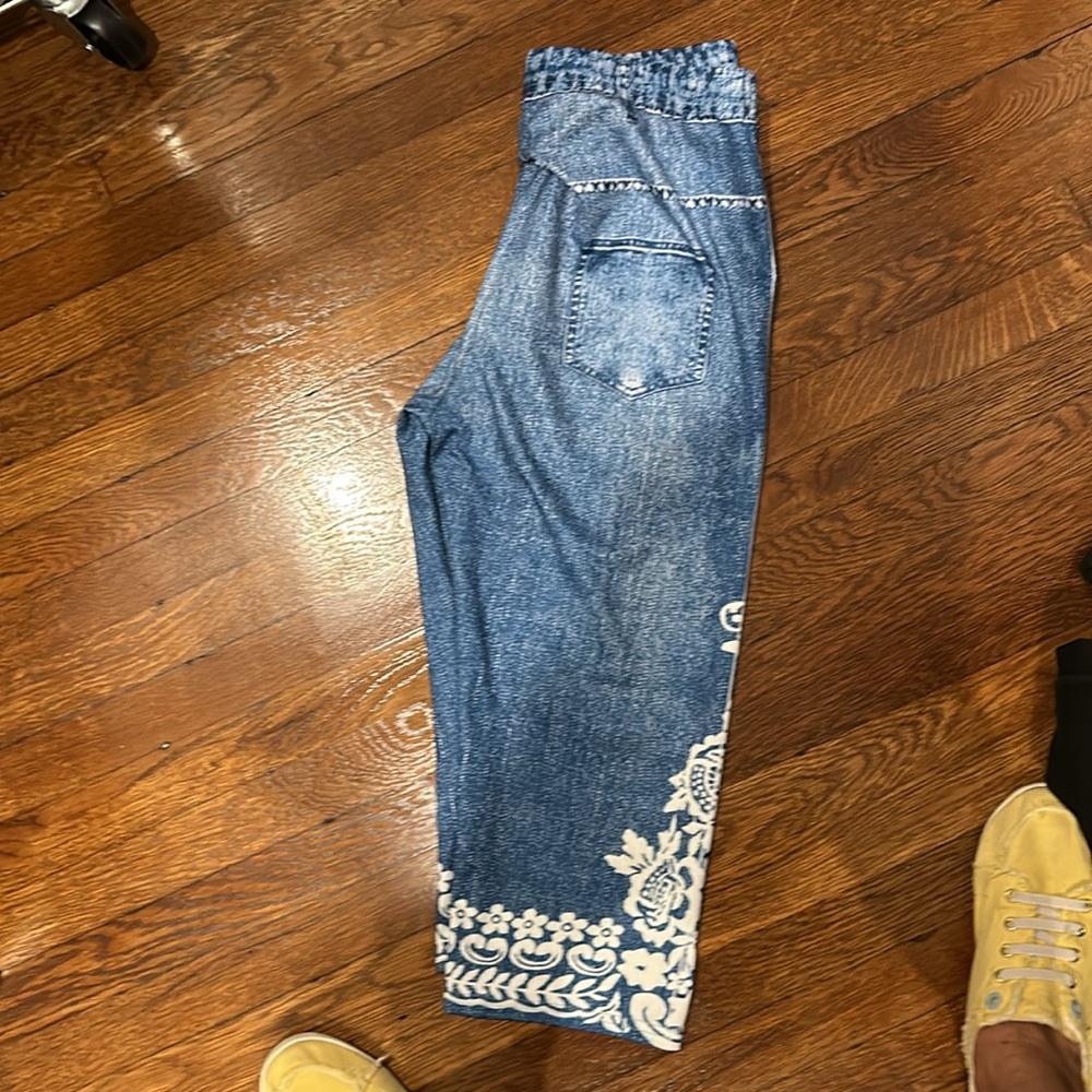Polyester capris - Picture 3 of 3